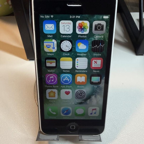 Apple iPhone 5C - Unlocked, White, 8 GB, A1532, GSM