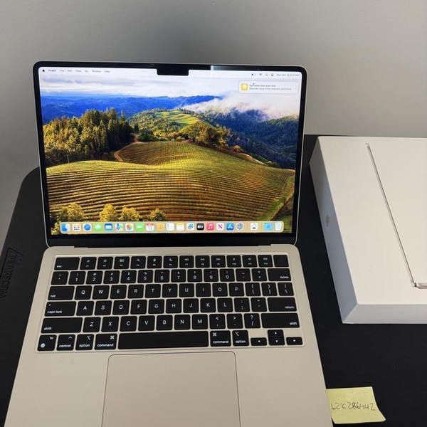 MacBook Air 2022 (M2) - 13 inch - 256 GB, Starlight, 8 GB, Apple M2