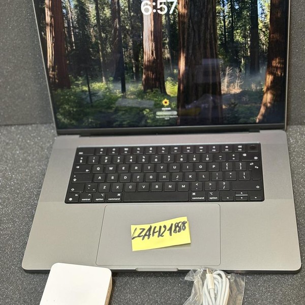 MacBook Pro 2021 - 16 inch - 1 TB, Gray, 16 GB, Apple M1 Pro 10-core