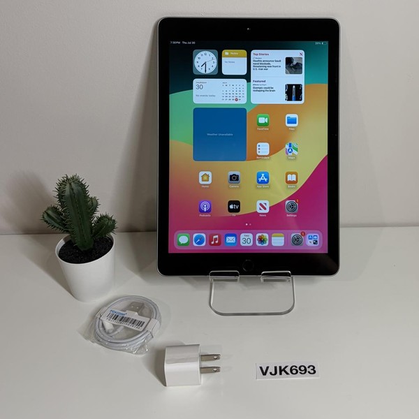 Apple iPad (6th Gen) - Wi-Fi, 32 GB, Gray, A1893