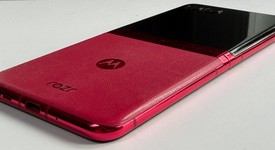 Mint
													Motorola Razr Plus (2023) - Unlocked, Magenta, 256 GB, 8 GB, photo 5 of 21