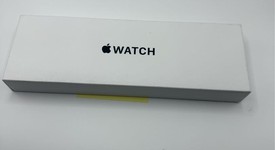 New
													Apple Watch SE 2nd Gen 44mm - Midnight, A2723 - GPS, Aluminum, photo 4 of 4