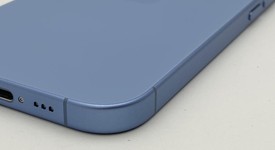 Good
													Apple iPhone 17 - Unlocked, Mist Blue, 256 GB, A3258, photo 5 of 6