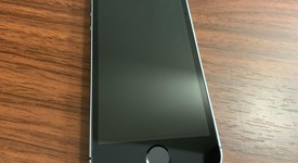 Good
													Apple iPhone SE 1st Gen 2016 - Unlocked, Grey, 32 GB, A1662, photo 3 of 4