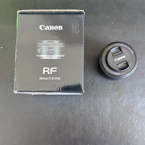 Canon RF 50mm f1.8 STM