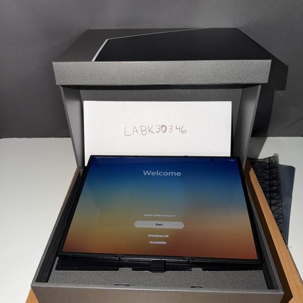 Galaxy Z Trifold - Unlocked Non-US, 512 GB, Crafted Black, 16 GB, SM-F968N