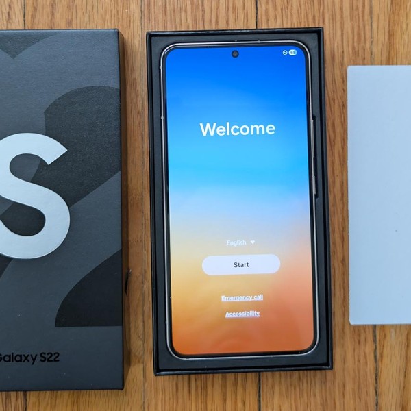 Samsung Galaxy S22 - Unlocked, 128 GB, White, 8 GB, SM-S901U1