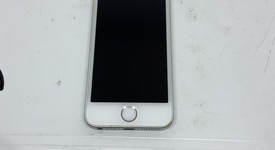 Good
													Apple iPhone SE 1st Gen 2016 - Unlocked, Silver, 32 GB, A1723, photo 5 of 10