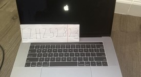 Mint
													MacBook Pro 2018 (With Touch Bar) - 15" - I7, Gray, 512 GB, 16 GB, photo 2 of 9