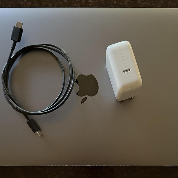 MacBook Pro 2020 - 13 inch - 2 TB, Gray, 16 GB, Apple M1