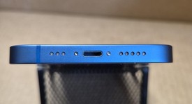 Good
													Apple iPhone 13 - AT&T, Blue, 128 GB, A2482, photo 4 of 6
