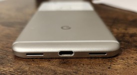 Good
													Google Pixel - Unlocked, Silver, 128 GB, 4 GB, Google Edition, photo 4 of 6