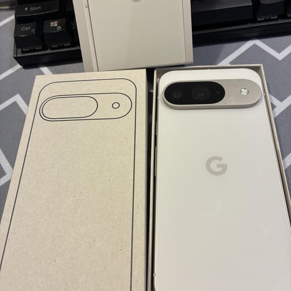 Google Pixel 9 - Unlocked, 128 GB, Porcelain, 12 GB, G2YBB