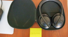 Used
													Bose Noise Cancelling Headphones 700 - Black, photo 1 of 4