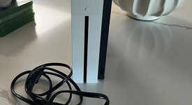 Mint
													Xbox One S (2016) - White, 2 TB, photo 5 of 7