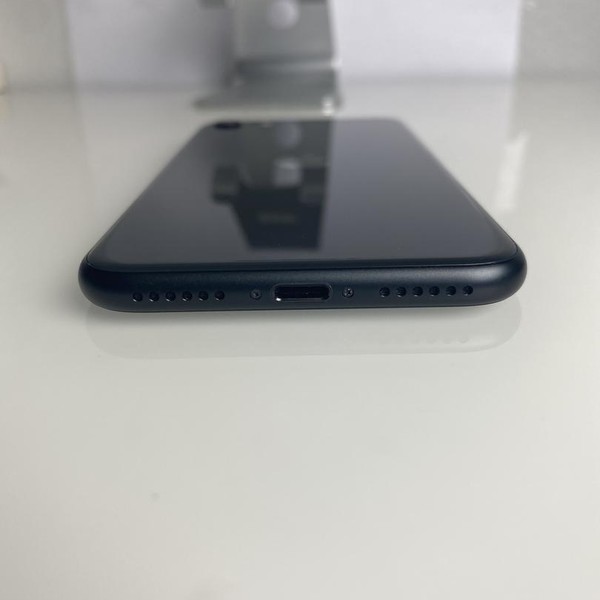 Apple iPhone SE 2nd Gen 2020 - Unlocked, 64 GB, Black, A2275