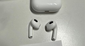 Used
													Apple AirPods 3rd Gen - Lightning Case, photo 2 of 3