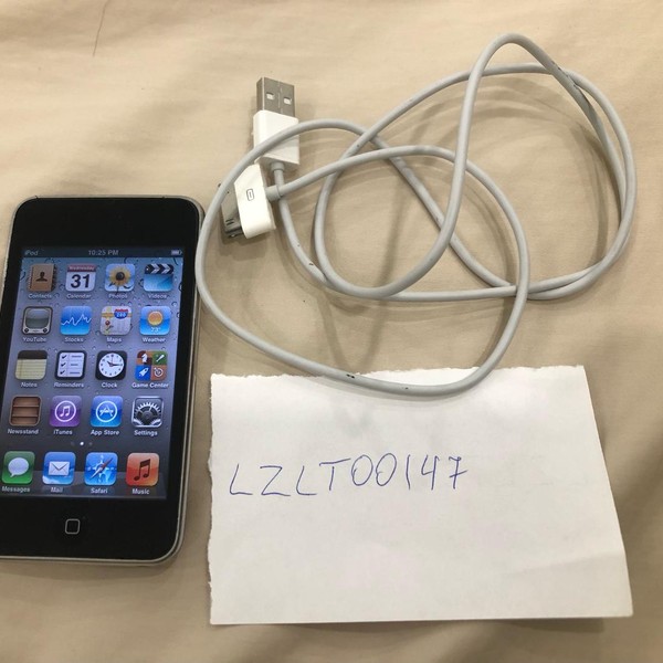 Apple iPod Touch 3rd Gen - Wi-Fi, 32 GB, Black