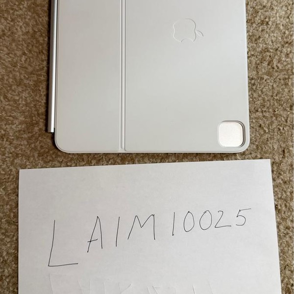 Apple Magic Keyboard Folio - White