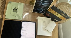 Good
													Apple iPad Pro 12.9" 6th Gen 2022 - Unlocked, Silver, 256 GB, photo 3 of 41