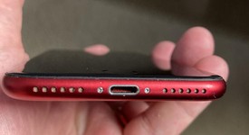 Fair
													Apple iPhone SE 2nd Gen 2020 - Unlocked, Red, 64 GB, A2275, photo 2 of 7