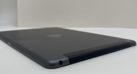 Good
													Apple iPad 7th Gen - Unlocked, Gray, 32 GB, A2200, photo 5 of 5