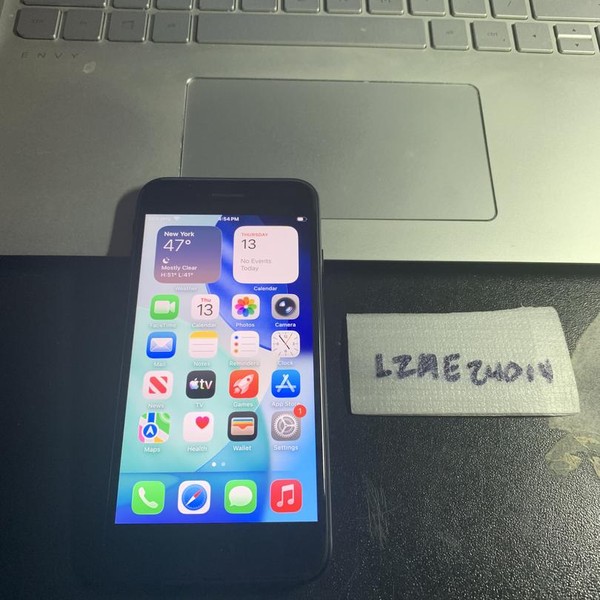 Apple iPhone SE 3rd Gen 2022 - Unlocked, 64 GB, Midnight, A2595