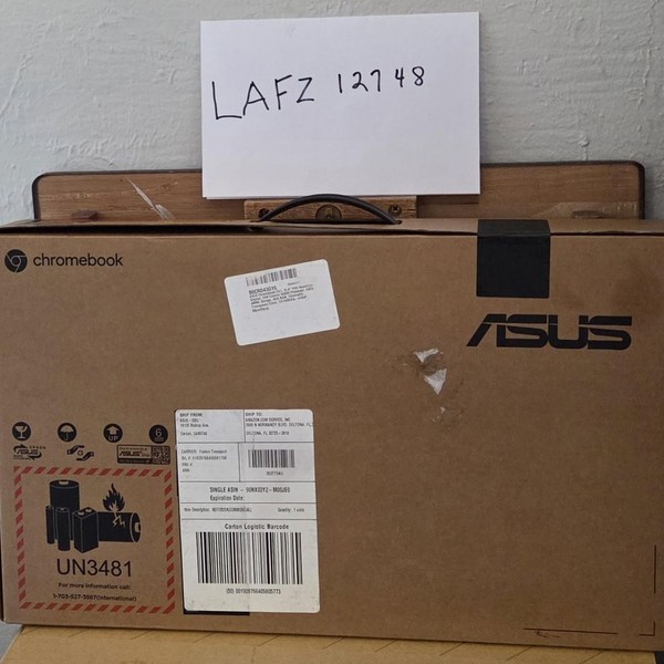 Asus Chromebook CX1 15.6 inch - 64 GB, Silver, 8 GB, Intel Celeron