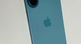 Mint
													Apple iPhone 16 - Unlocked, Teal, 256 GB, A3081, photo 3 of 9