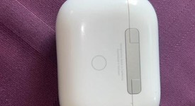 Used
													Apple AirPods Pro 1st Gen - Wireless Case, photo 3 of 6
