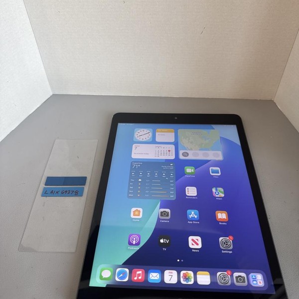 Apple iPad (7th Gen) - Unlocked, 128 GB, Gray, A2200
