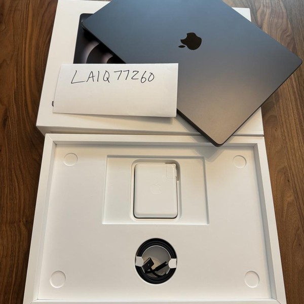 MacBook Pro 2026 - 16 inch (M5) - 1 TB, Space Black, 48 GB, Apple M5 Pro 18-core (20-core GPU), Standard Display