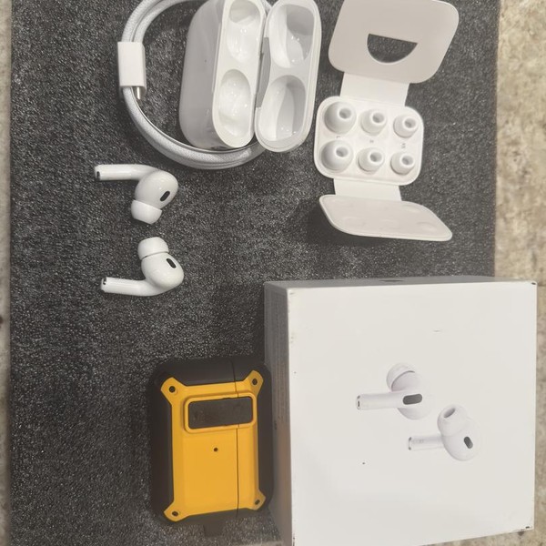 Apple AirPods Pro 2 - USB-C