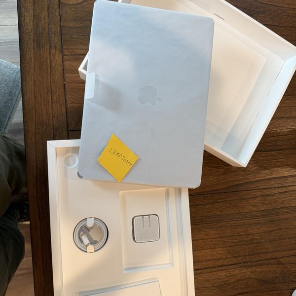 MacBook Air 2025 (M4) - 15 inch - 1 TB, Sky Blue, 32 GB, Apple M4