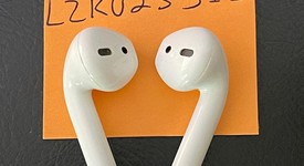 Used
													Apple AirPods 2nd Gen - Lightning Case, photo 5 of 7