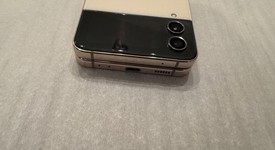 Mint
													Samsung Galaxy Z Flip4 5G - Unlocked Non-US, Rose Gold, 256 GB, 8 GB, SM-F721B, photo 3 of 10
