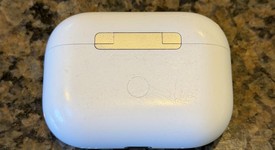 Used
													Apple AirPods Pro 2 - Lightning, photo 4 of 10