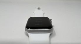 Good
													Apple Watch Series 6 40mm - Unlocked, Silver, A2293 - Cellular, Aluminum, photo 3 of 6