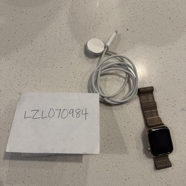 Apple Watch Series 8 41mm - Unlocked, Gold, A2772 - Cellular, Stainless