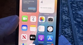 Mint
													Apple iPhone 13 Mini - Xfinity, Midnight, 128 GB, A2481, photo 3 of 4