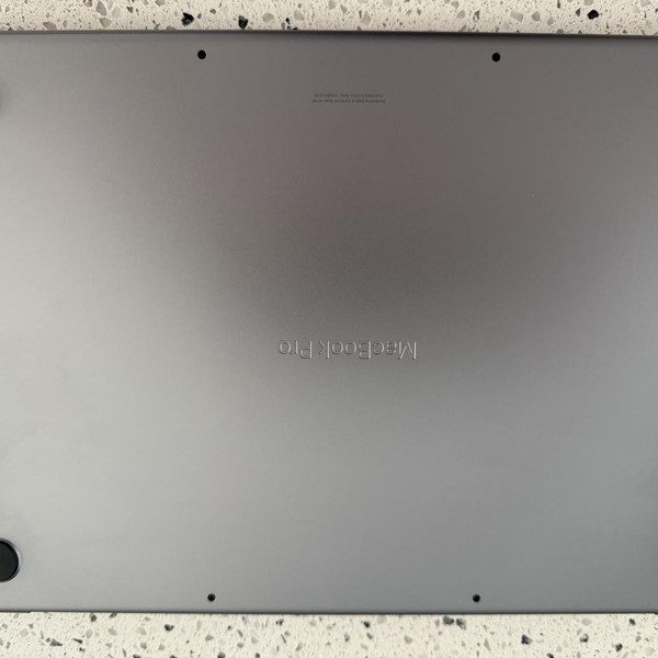 MacBook Pro 2023 - 16 inch - 1 TB, Gray, 16 GB, Apple M2 Pro 12-core