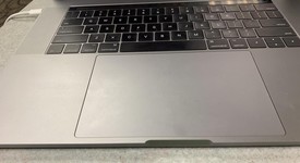 Good
													MacBook Pro 2017 (With Touch Bar) - 15" - I7, Gray, 256 GB, 16 GB, photo 5 of 19