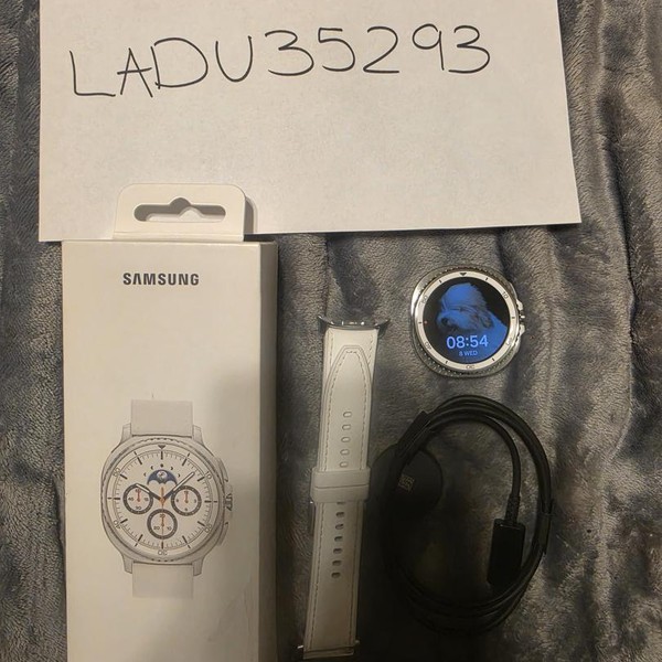 Samsung Galaxy Watch8 Classic - Wi-Fi, White, SM-L500, 46mm