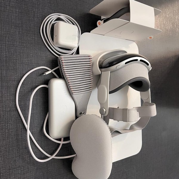 Apple Vision Pro - 256 GB