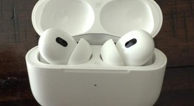 Used
													Apple AirPods Pro 2nd Gen - Lightning, photo 3 of 5
