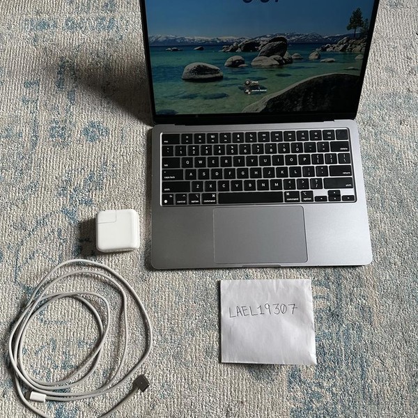 MacBook Air 2022 (M2) - 13 inch - 256 GB, Gray, 8 GB, Apple M2