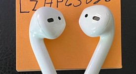 Used
													Apple AirPods 2nd Gen - Lightning Case, photo 5 of 5