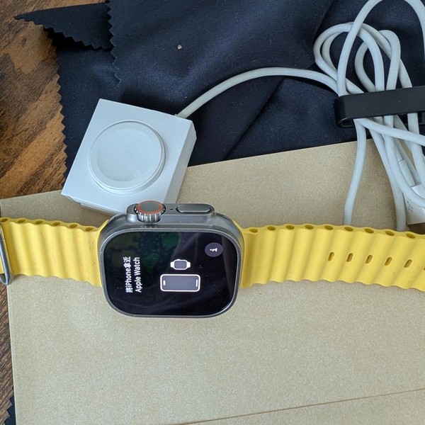 Apple Watch Ultra 49mm - Unlocked, Titanium, A2622