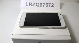Good
													Google Pixel XL - Verizon, Silver, 32 GB, 4 GB, Verizon Edition, photo 3 of 10