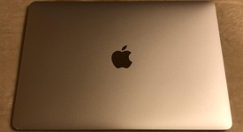 Good
													MacBook Pro 2017 (With Touch Bar) - 13" - I5, Silver, 1 TB, 8 GB, photo 3 of 12